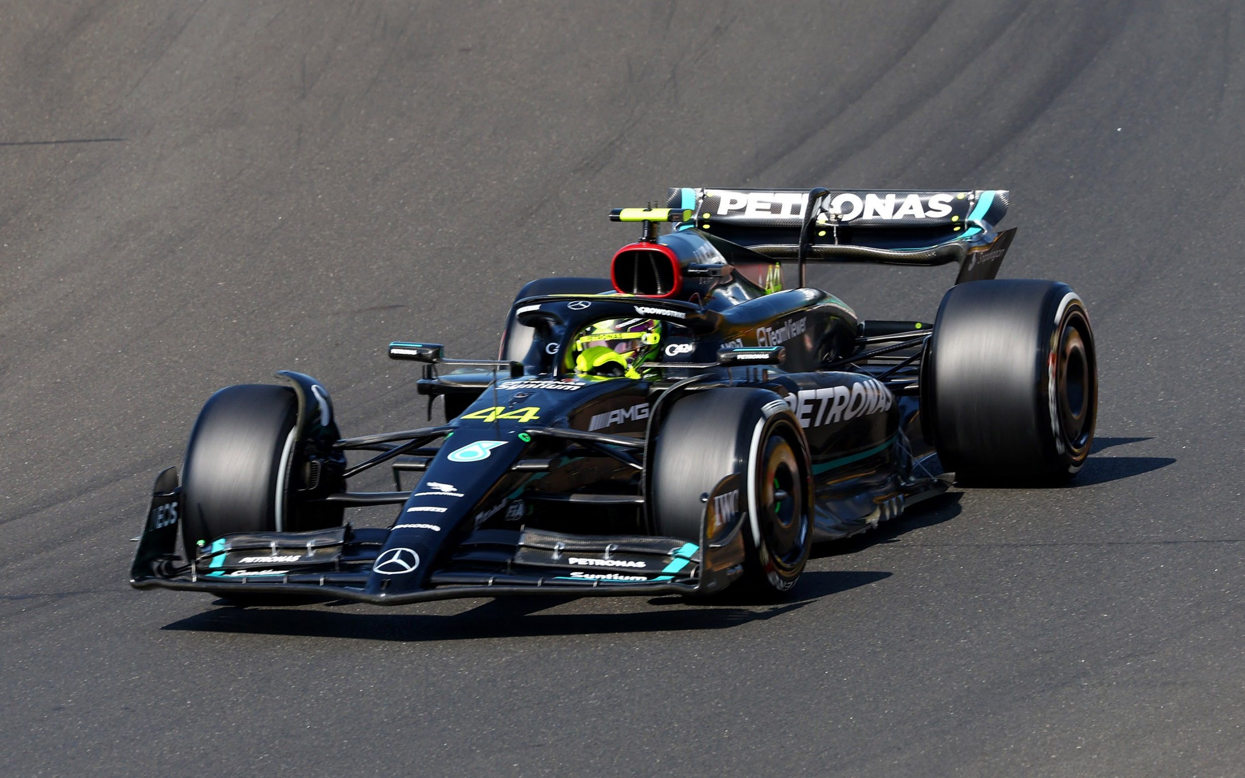 லூயிஸ் ஹாமில்டன் துருவத்தில் இறங்கியது போன்ற சமீபத்திய F1 புதுப்பிப்புகள்